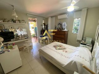 Casa com piscina no Condomínio Melício Machado (2 lotes), Aruana, com 3 suítes.