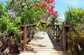 Casa com piscina no Condomínio Melício Machado (2 lotes), Aruana, com 3 suítes.