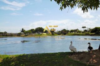 Casa com piscina no Condomínio Melício Machado (2 lotes), Aruana, com 3 suítes.