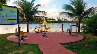 Casa com piscina no Condomínio Melício Machado (2 lotes), Aruana, com 3 suítes.