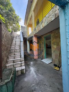 Casa solta com muito espaço e conforto esperando por você!