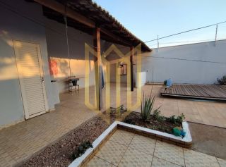 Locação - Casa com piscina Jd Presidente