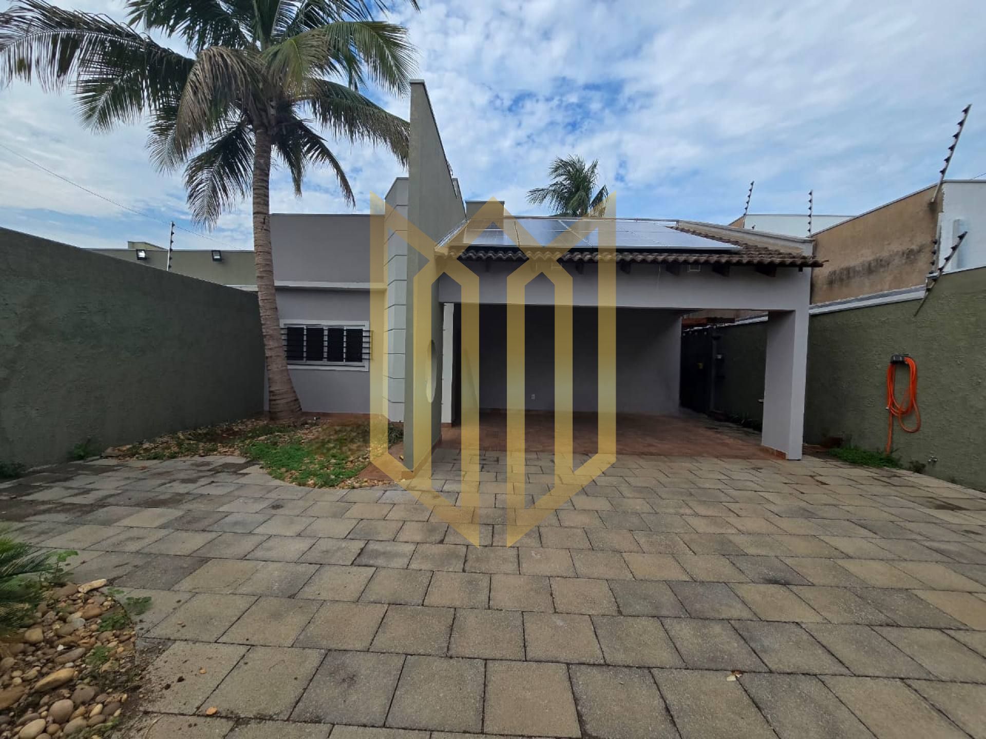 Casa com piscina para locação