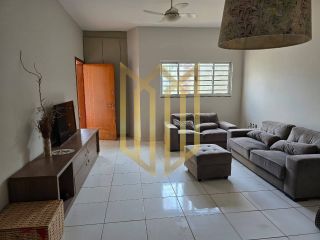 Casa com piscina para locação