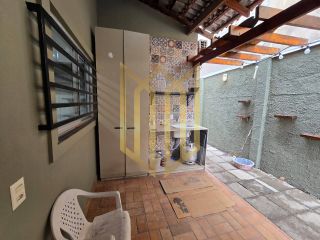 Casa com piscina para locação