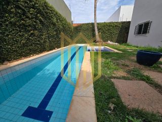 Casa com piscina para locação