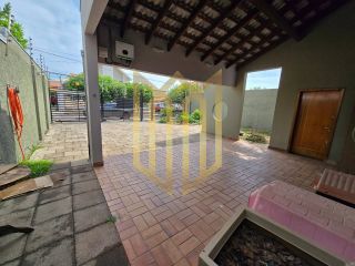 Casa com piscina para locação