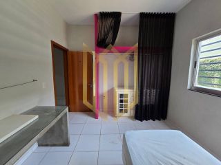 Casa com piscina para locação