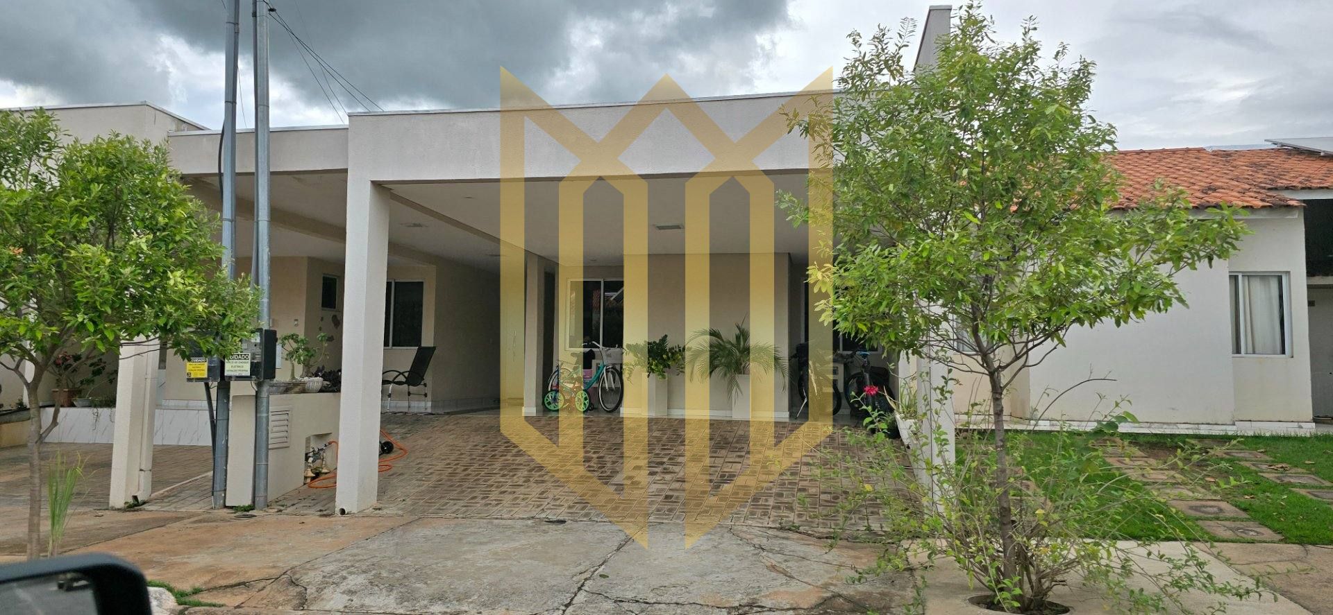 Casa a venda condomínio com Energia Solar