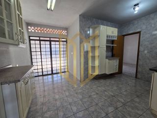 Casa térrea a venda 4 quartos Jd. Europa
