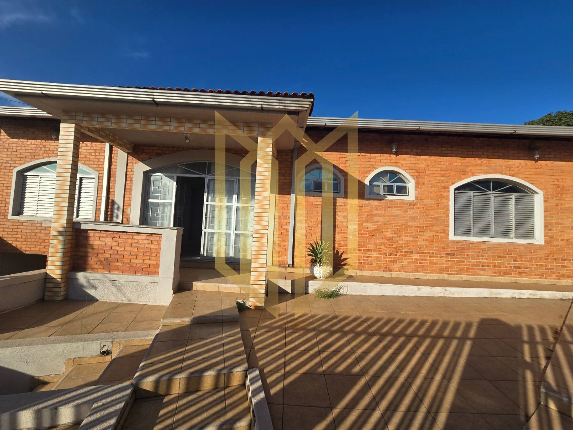Vende-se excelente casa próxima ao aeroporto Varze Grande MT
