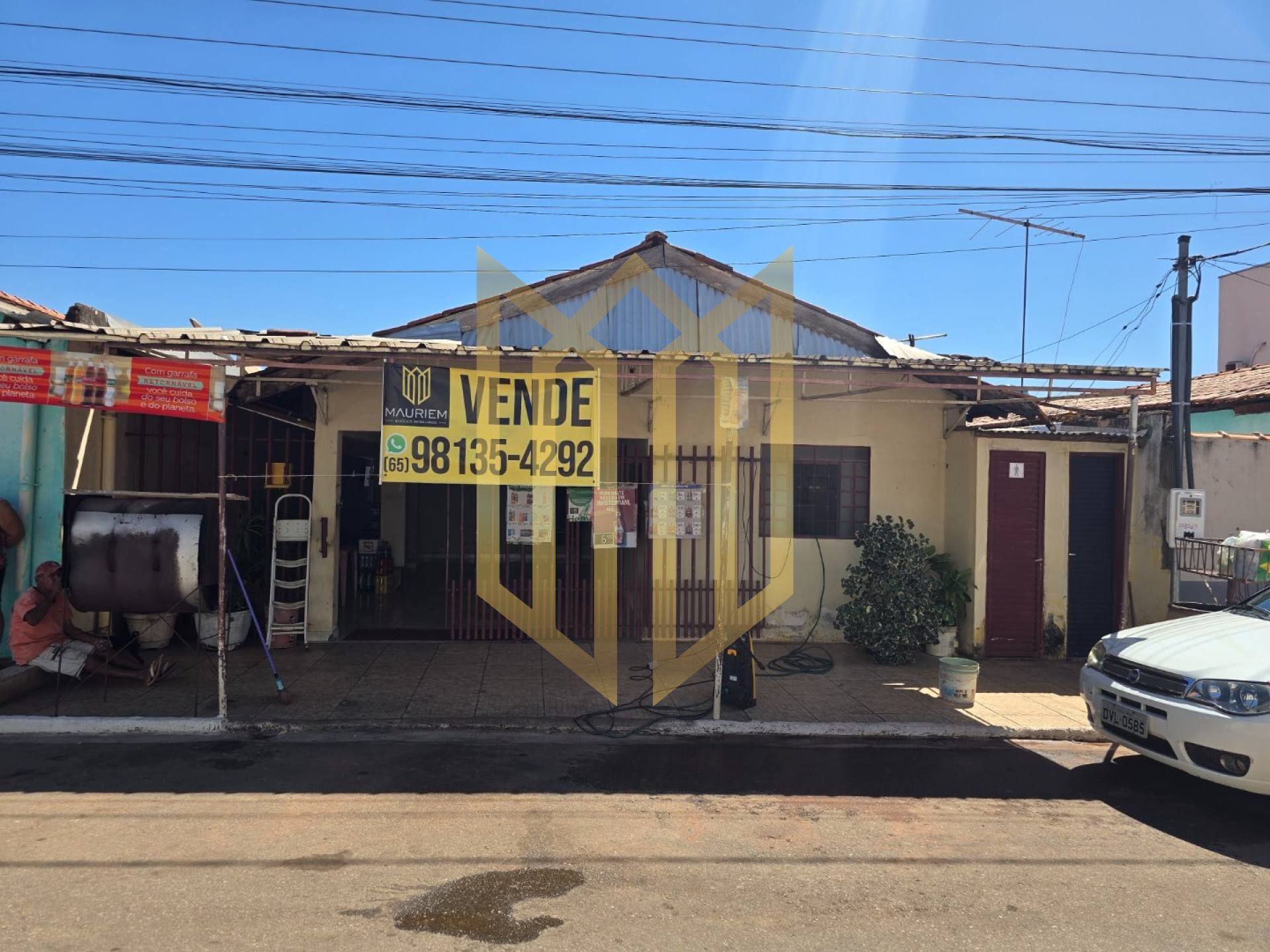 Casa com comércio a venda 15 de Maio