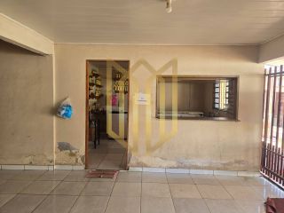 Casa com comércio a venda 15 de Maio