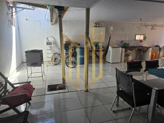 Casa com comércio a venda 15 de Maio