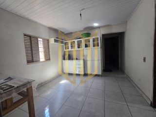 Casa com comércio a venda 15 de Maio