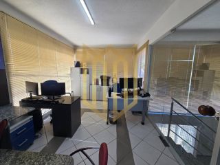 Sala comercial com 87m², Jd Europa, Atrás UNIC
