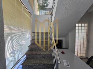 Sala comercial com 87m², Jd Europa, Atrás UNIC