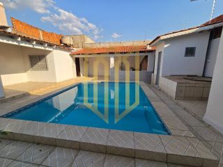 Casa com piscina, Jd Tropical, para locação