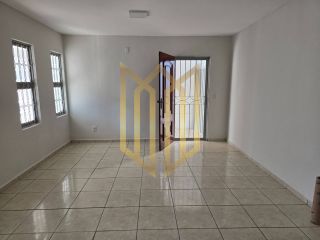 Casa com piscina, Jd Tropical, para locação