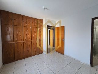 Casa com piscina, Jd Tropical, para locação