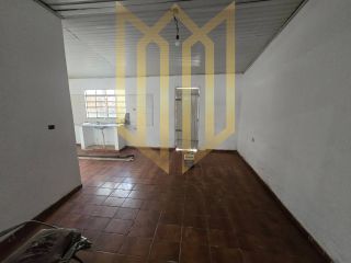 Casa com potencial comercial no Bairro Grande – Terceiro Início da Rua Rio dos Peixes