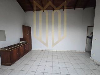 Sobrado Para Venda com 4 quartos 2 suítes no bairro Escolha um bairro... em Chapada Dos Guimarães