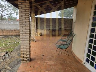 Sobrado Para Venda com 4 quartos 2 suítes no bairro Escolha um bairro... em Chapada Dos Guimarães