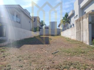 Terreno à Venda no Condomínio Belvedere 2