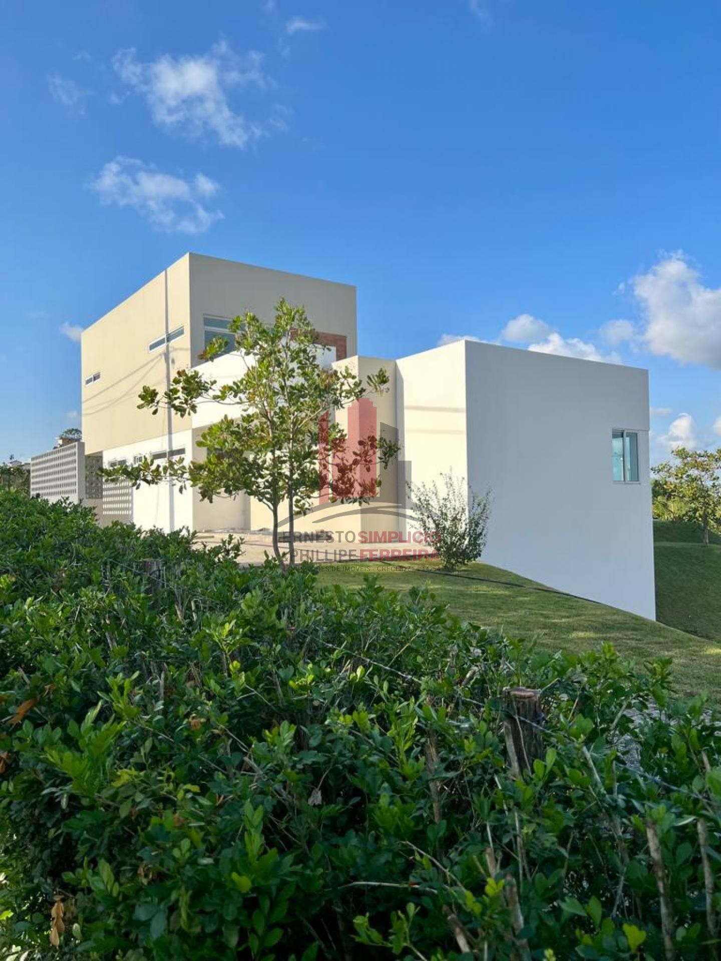 Casa em Condomínio 4 Suítes em Moreno