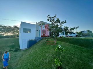 Casa em Condomínio 4 Suítes em Moreno