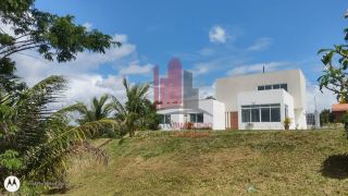 Casa em Condomínio 4 Suítes em Moreno