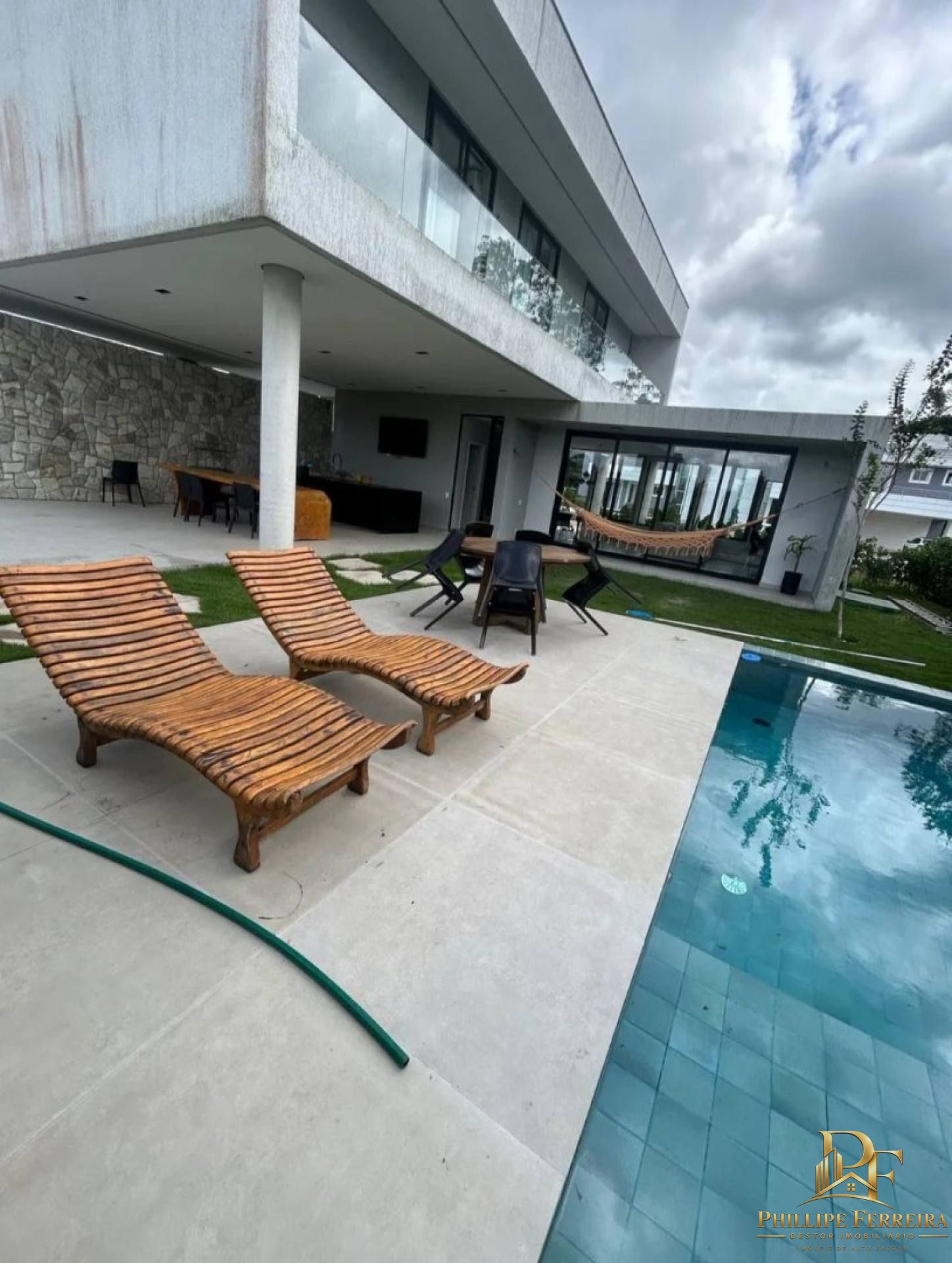 Casa em Condomínio em Aldeia com 280m² 3 Suítes Piscina