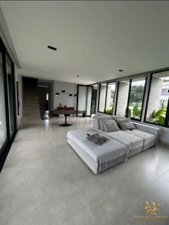 Casa em Condomínio em Aldeia com 280m² 3 Suítes Piscina