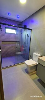 Linda Casa em Condomínio Novo em Aldeia com 5 Suítes