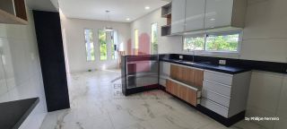 Casa Terrea em Cond. em Aldeia 4 Quartos sendo 3 Suítes