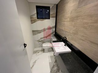 Casa em Condomínio Fechado em Paudalho com 4 Suítes 265m