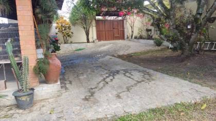 Casa Fora de Cond. 2 Quartos sendo 1 Suíte 180m