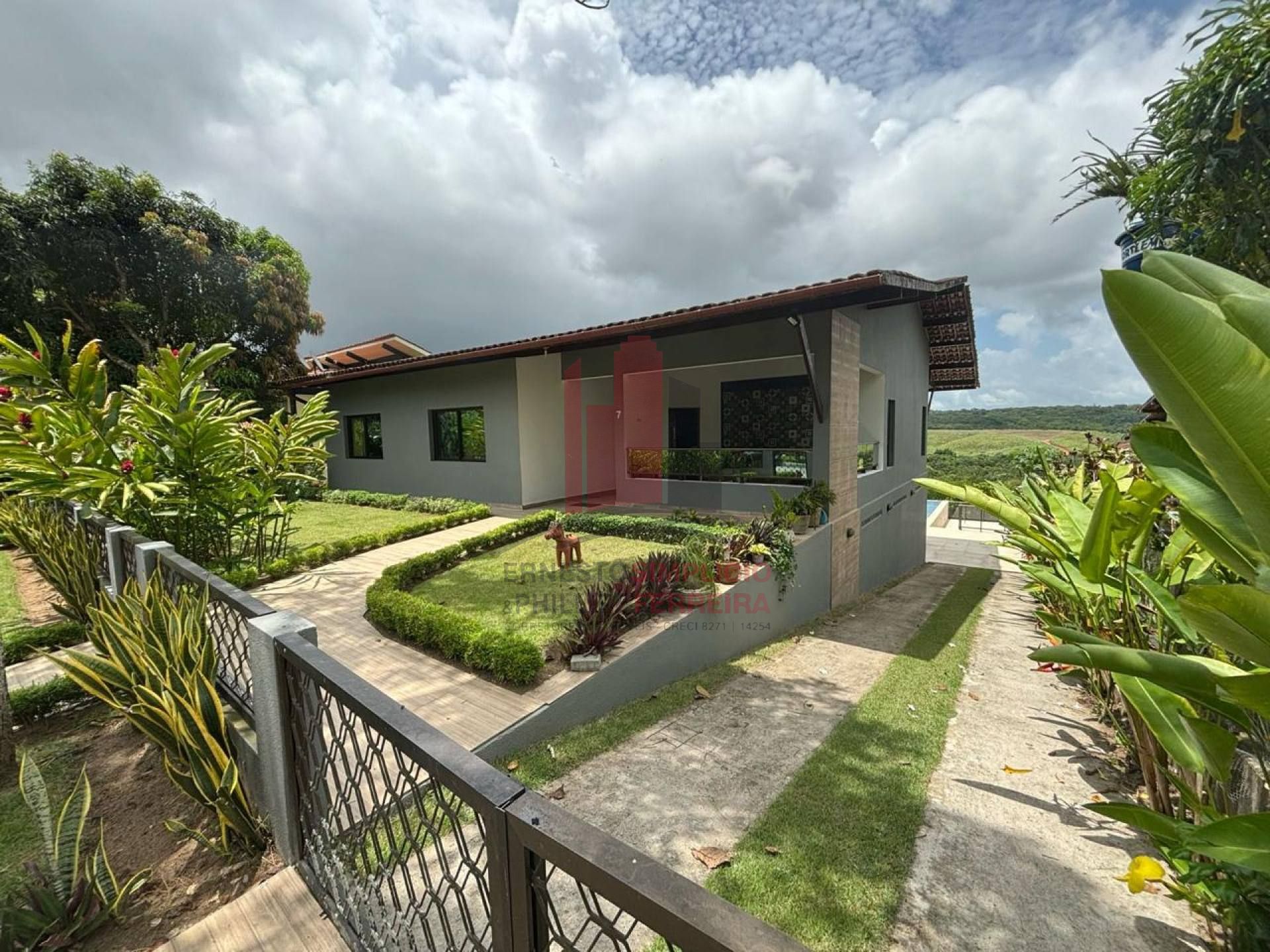 BELÍSSIMA CASA DE CAMPO ALTO PADRÃO 5 QUARTOS 2 SUÍTES