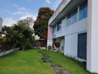 CASA EM ALDEIA COM 5 SUÍTES EM CONDOMÍNIO