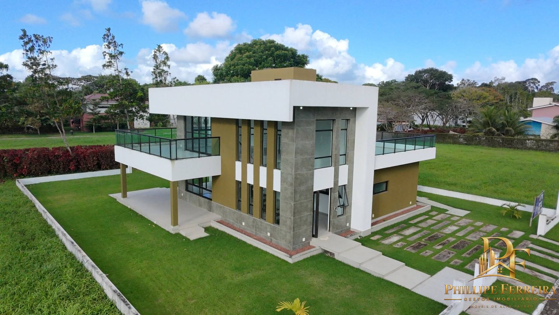 Casa com 4 Suítes em Condomínio em Aldeia