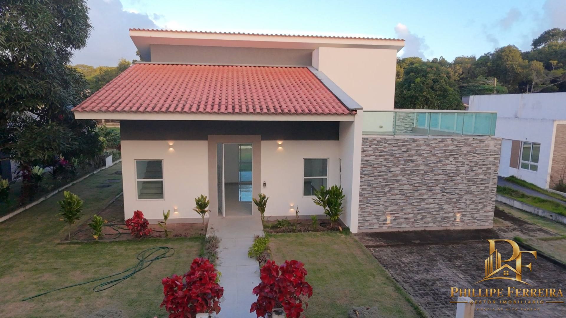 Casa em Condomínio Fechado em Aldeia com 222m²