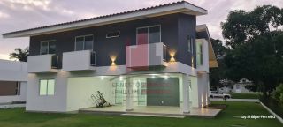 Casa em Condomínio Fechado em Aldeia com 222m