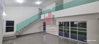 Casa em Condomínio Fechado em Aldeia com 222m