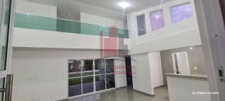 Casa em Condomínio Fechado em Aldeia com 222m