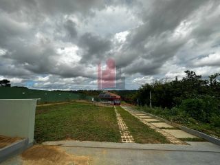 Lote com Edícula em Condomínio Fechado em Aldeia