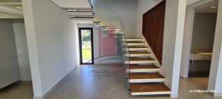 Casa em Construção em Excelente Condomínio com 5 Suítes 310m²