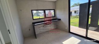 Casa em Construção em Excelente Condomínio com 5 Suítes 310m²