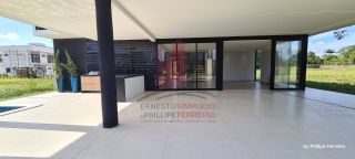 Casa em Construção em Excelente Condomínio com 5 Suítes 310m²