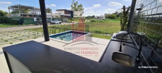 Casa em Construção em Excelente Condomínio com 5 Suítes 310m²