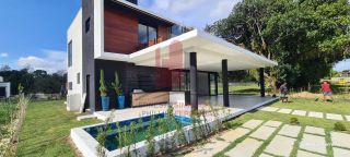 Casa em Construção em Excelente Condomínio com 5 Suítes 310m²